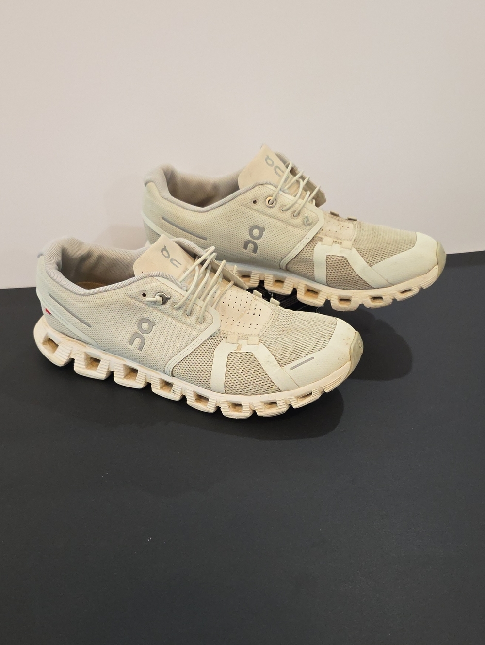 On Running Cloud Women's Sneakers in Light Beige/Cream Size 10